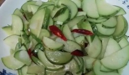 给小瓜吃贝壳,贝壳美食之旅