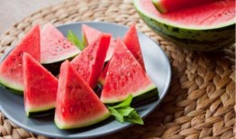 吃瓜忽视,忽视细节，聚焦热点