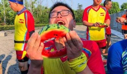 吃瓜大赛过程,一场舌尖上的狂欢盛宴