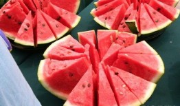 河水西瓜吃瓜,夏日消暑美食之旅