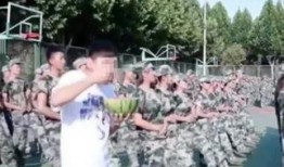 华广军训吃瓜,一场别开生面的“吃瓜”盛宴