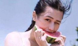 卖房女吃瓜,揭开房产市场惊人内幕