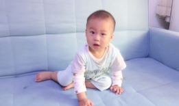 姐姐养弟弟吃瓜,一场温馨的亲情吃瓜故事