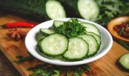 孕妇吃瓜还是吃青菜文案,瓜果与青菜，哪个更胜一筹？