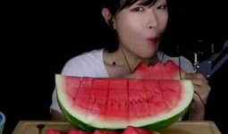 吃瓜视频的封面,封面背后的热门话题与趣味瞬间