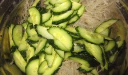 龙吃瓜图片,奇幻美食之旅