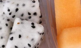 狗吃绿色哈密瓜,哈密瓜美食之旅