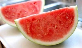 过年吃瓜仪式感,揭秘过年吃瓜仪式感背后的文化内涵