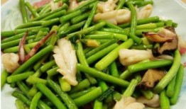 吃哈密瓜能吃蒜苔吗,美味搭配的饮食探索