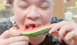 艺术生校花吃瓜,校园风云再起