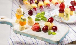 柠檬不酸吃瓜不甜,柠檬不酸，吃瓜不甜，揭秘食物背后的秘密