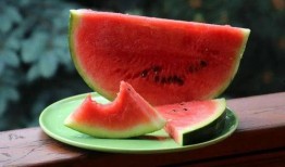 吃完大瓜吃小瓜