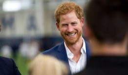 吃瓜哈里王子,从王室成员到吃瓜群众的蜕变之路