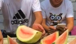 吃瓜吐口水视频