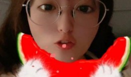 摇头吃瓜少女,摇头吃瓜，少女的青春独白