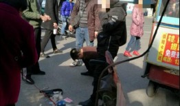 吃瓜群众手指警察,揭秘网络舆论背后的真相