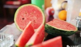 武汉东湖吃瓜,消暑解馋的休闲时光