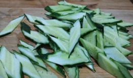 吃瓜吃到臭虫味,揭秘夏日消暑美食背后的惊悚真相