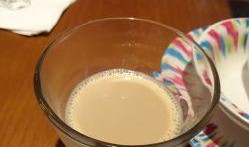 新疆奶茶店吃瓜