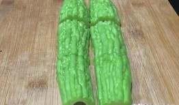 吃瓜吃到臭虫味,揭秘夏日消暑美食背后的惊悚真相